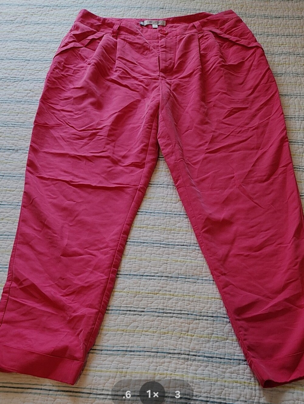 Jennifer Lopez Bright Pink Pull-On Capri Pants